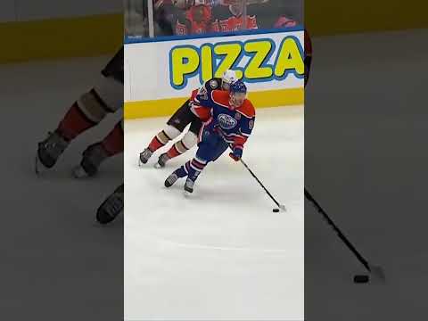 Dostal picks up the W stopping 46 pucks including this gem 👏