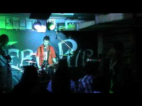 Nexus Grunge Band - Chcem zabudnúť (live)
