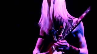 JOHNNY WINTER - Livin' in the Blues