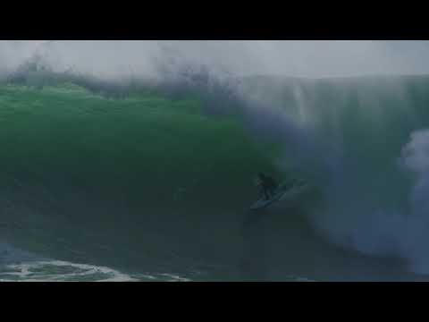 Twiggy Wave of the Day from Nazare: November 18 2021
