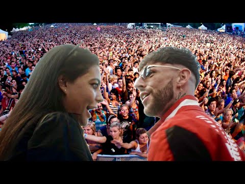 I PERFORMED TO 10,000 FANS WITH HANNAH LAING