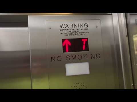 Modded US?? Hydraulic Platform Elevator at Potomac Avenue Metro Station - Washington DC