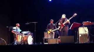 Meshell Ndegeocello Live 2013 (Black Is The Color Of My True Love´s Hair)