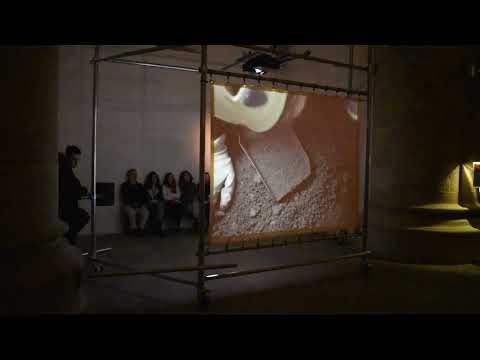 Maddi Barberren 'Harria eta Poltsa' instalazio artistikoa