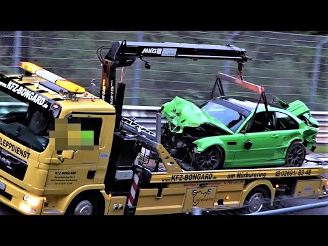 Nürburgring Nordschleife- Compilation zerstörter Autos auf dem Abschlepper
