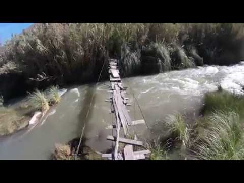 Wackelige Hängebrücke in der Nähe von La Campana/Vicuña