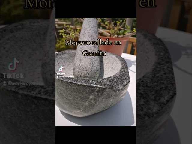 Vídeo relacionado con Jade Temple Mortero de Piedra con Maja, Granito Macizo con 13 cm de diámetro y 7 cm de Altura, Gris (17023)