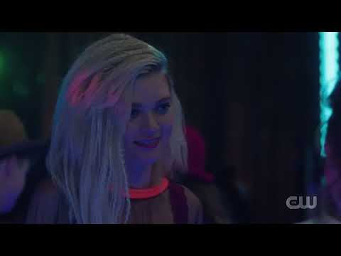 I Melt With You - Legacies 2x05 Music Scene