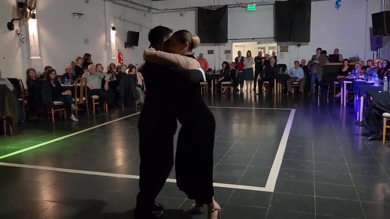 Video thumbnail for Que pasa cuando el tango suena. PROLIJO Evrim Kivancer y Raúl Pardo, Floreal milonga