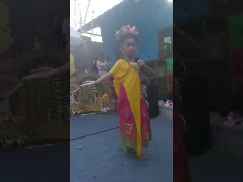 Ibu Ambu Suarga-intermeso di pentas kenaikam tingkat