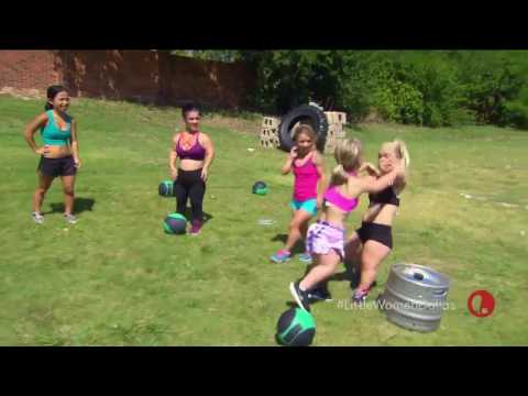 kleine vrouwen vechten - little bitch fight