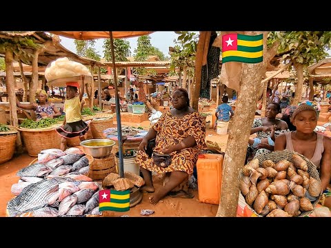 Rural African village market day in Togo 🇹🇬 . Cheapest food Market Anfoin Togo 🇹🇬 West Africa 🌍.