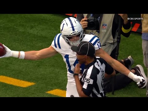 Alec Pierce 'FIGHTS' Ref & Gets Ejected After AWFUL Call