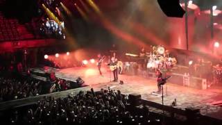 Mi Verdad-Maná ft. Shakira 06-09-2015 || Cama Incendida Tour (Barcelona).