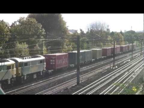 (HD) Freightliner 'Cans' 86637 & 86613 howl through South Kenton on 4M54