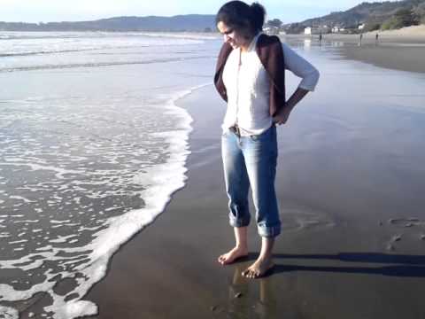 Nida at Stinson Beach.MP4