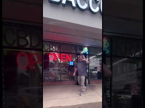 George Lucas Spotted At Local Shop! 🕺🏻😯