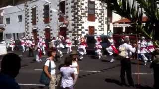 preview picture of video 'Salida de los bailarines de frontera de la iglesia'