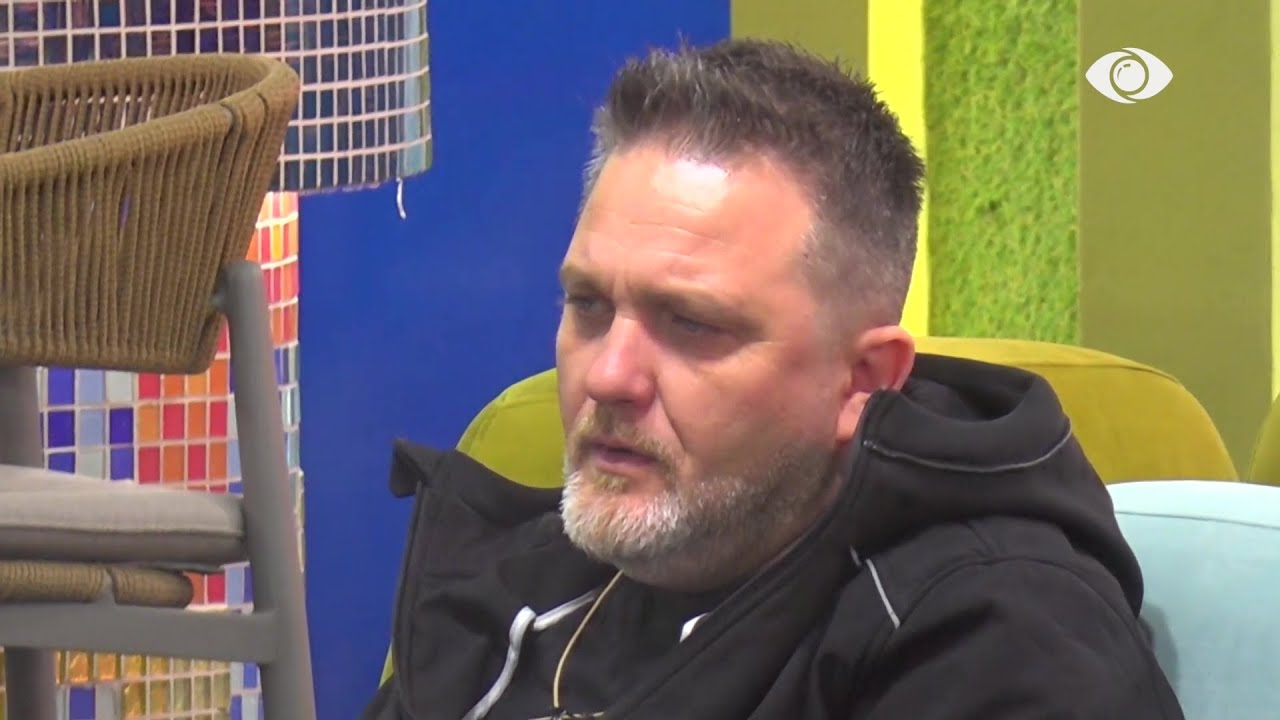 Hajde dashuria e Julit/ Juli përlotet teksa në sfond është “Metallica”: Zemra ime