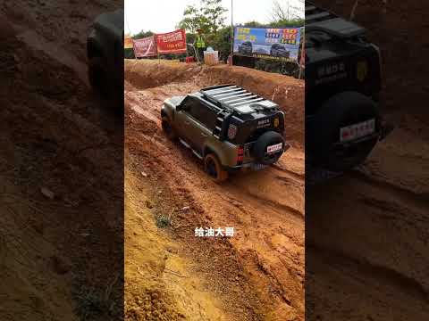 Land Rover Defender challenge slipery road Extreme 4x4 Offroad