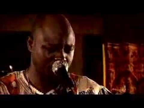 Soundcheck At Momo's - Justin Adams & Juldeh Camara