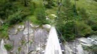 preview picture of video 'Summer holiday trip 2007: Suspension bridge near Ulrichen'