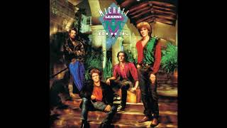 MLTR - Looking At Love