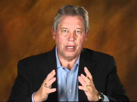 Minute With Maxwell: Leaders Choose Not to Win the Race Alone - John Maxwell Team