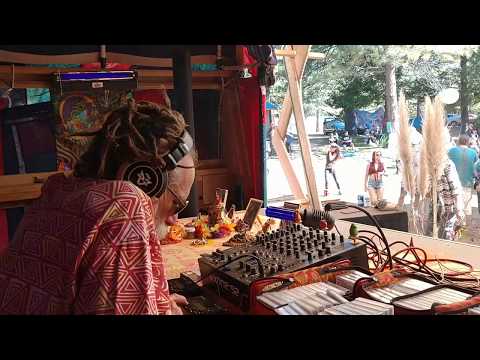 Goa Gil plays DJ Goldilox remix of Kromagon's "Heacy Lohic"