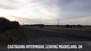 preview picture of video 'Eastbound BNSF Intermodal at Mooreland, OK'