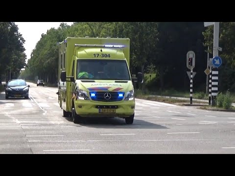Micu 17304 en Verschillende ambulance met spoed onderweg in Den Haag