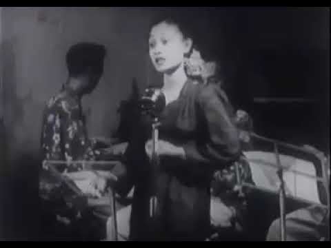 1952 : Momo Latiff & MFP Orchestra - KECHANTIKANKU