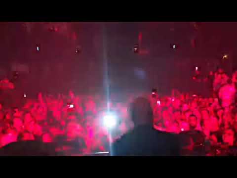 Black coffee playing "yana pula" byVanco ft Troymusiq