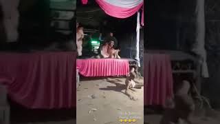 Download lagu Vidio lucu ngakak Joget sampai jungkir balik 😂 mp3