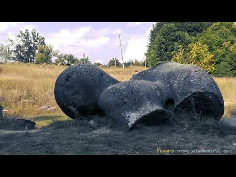 Trovants - Romania, The Living Rocks, Muzeul Trovantilor din Costesti