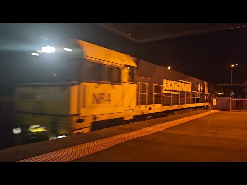 2MA5 PN down "Linfox Express #3" (NRs 4, 26, 94), Melbourne to Adelaide, 2205, 12/5/25, Horsham VIC