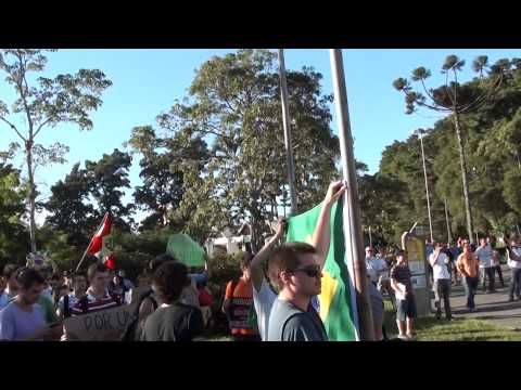 6 - Grupo a favor do Policiamento chegando na Reitoria ocupada