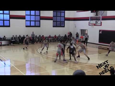 Ricky Battles | 6'2 G | 32 PPG, 10.1 REBS