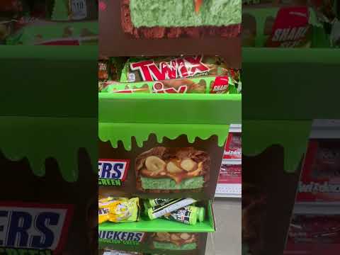 Ghoulish Green Snickers and Twix!!! 🎃 #shorts #halloweencandy #codeorange #halloween #halloween2024