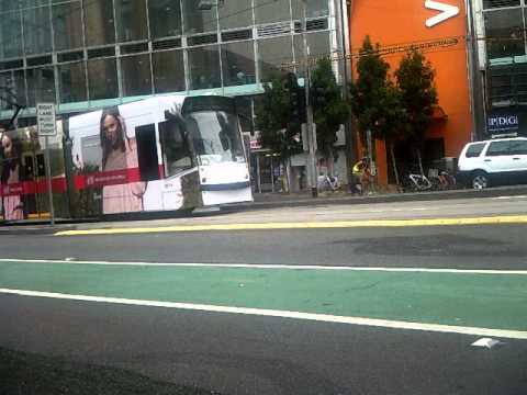 H&M fashion bond Melbourne's GPO 5 de abril D1 3514