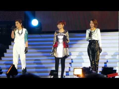 2012.12.31 S.H.E - 心還是熱的 台中跨年晚會 @洲際棒球場停車場