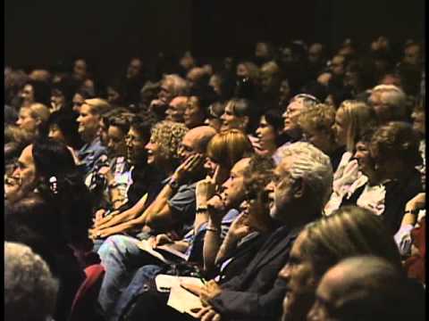 同情心在教育中的作用和更廣泛的社會背景。 (Role of Compassion in Education and Wider Societal Context)