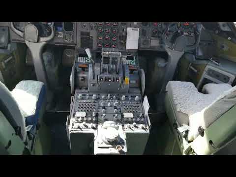 STARGAZER LOCKHEED L-1011 TRISTAR, N140SC  Cockpit