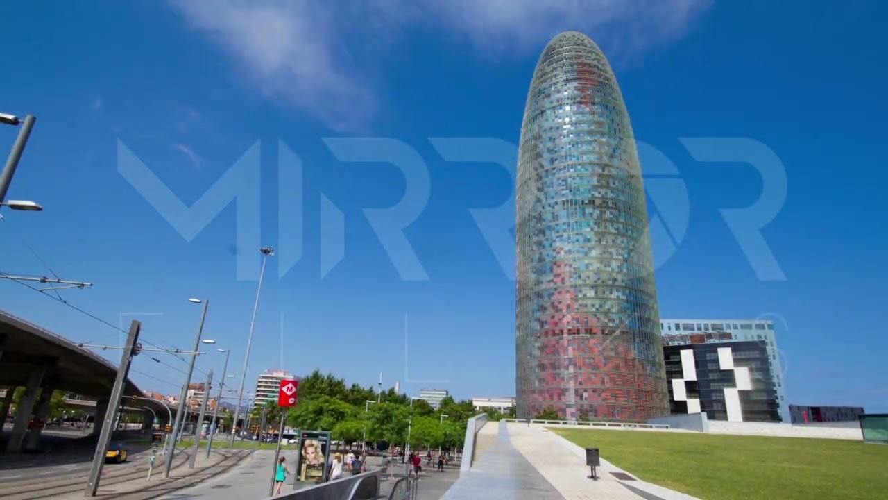 Timelapse de torre Agbar en Barcelona España