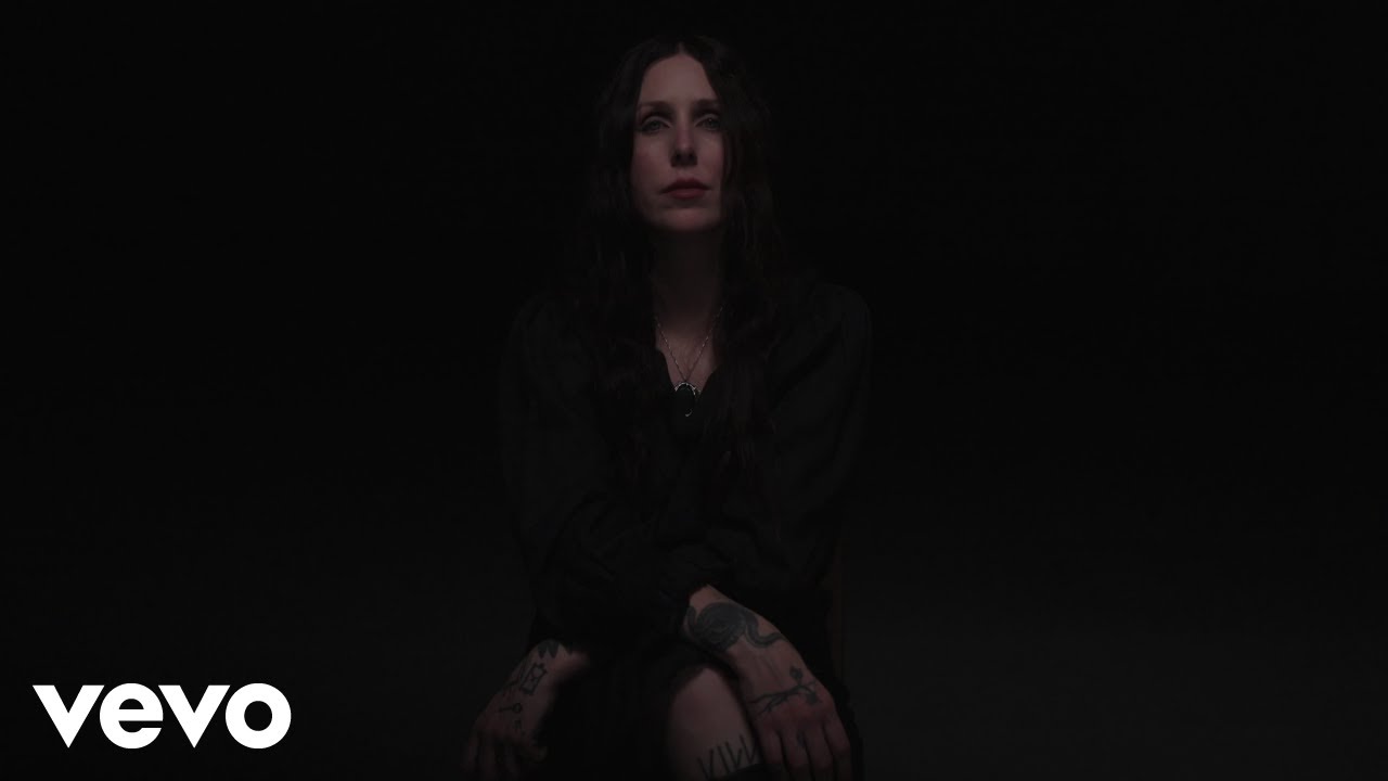 Place In The Sun - Chelsea Wolfe 和訳 by radictionary Place In The Sun - Chelsea Wolfe 和訳 by radictionary