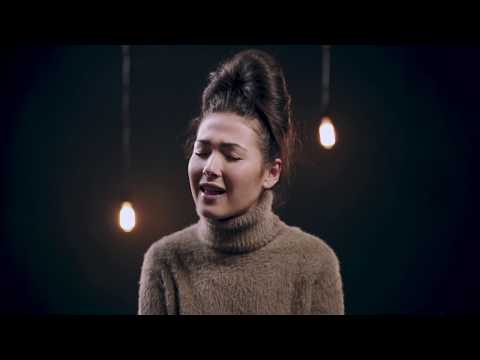 Javier Limón feat Nella - 'Volando'