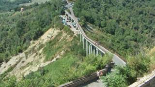 preview picture of video 'CIVITA DI BAGNOREGIO.mp4'