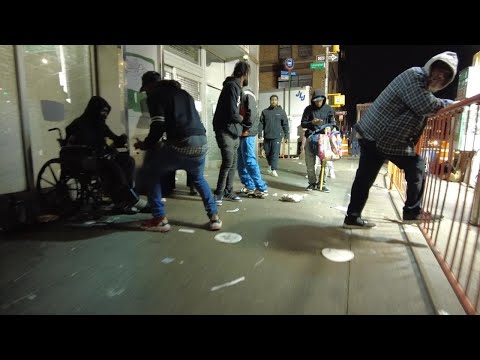 WALKING HARLEM  NEW YORK STREETS AT NIGHT