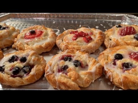 How to make cheese Danish topped with fruit