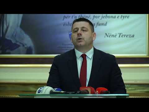 Bekë Berisha: Të kishte vullnet dhe guxim politik, barrikadat do të largoheshin brenda një ore